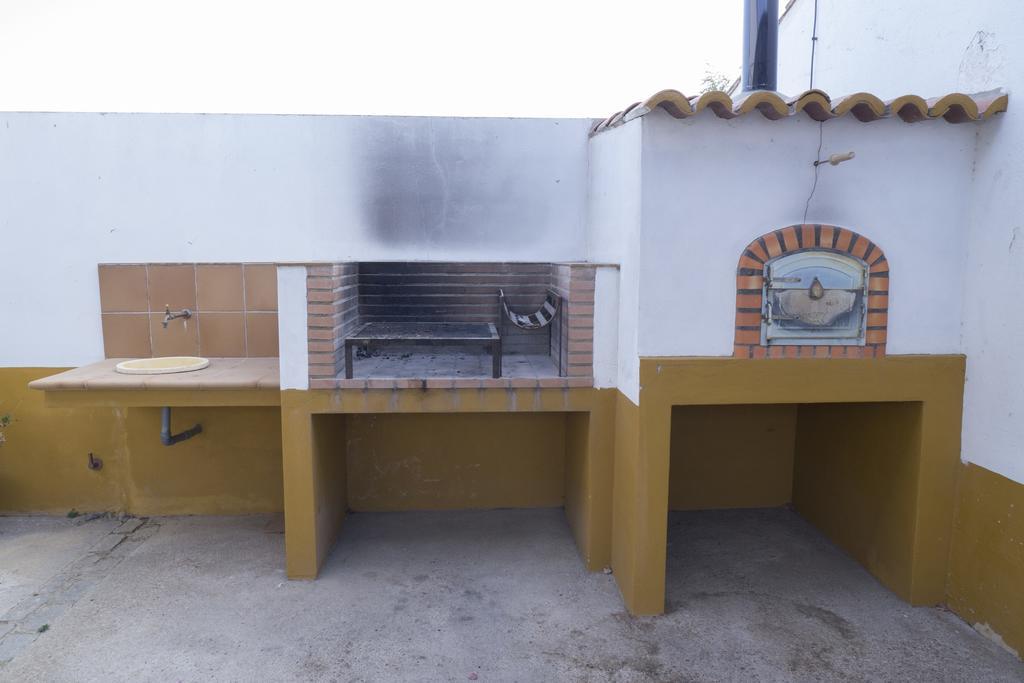 Casa Rural Dehesa De Solana Herrera de Alcántara Exterior foto